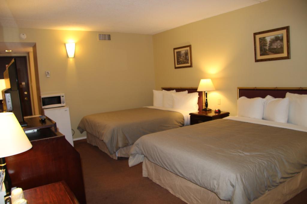 Canway Inn & Suites Dauphin Exteriér fotografie