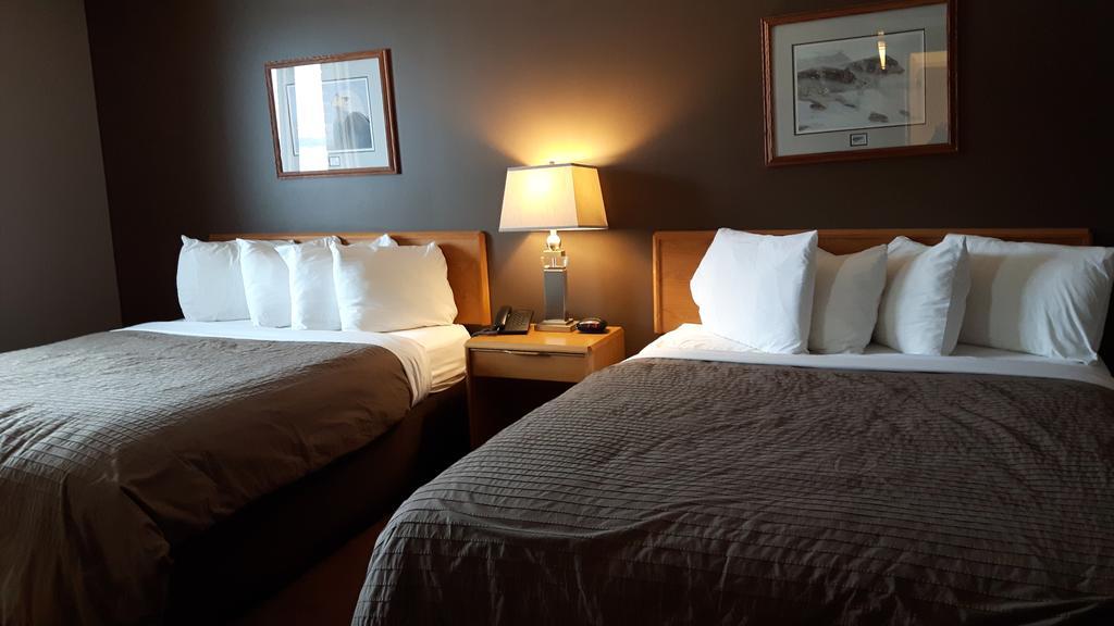 Canway Inn & Suites Dauphin Exteriér fotografie