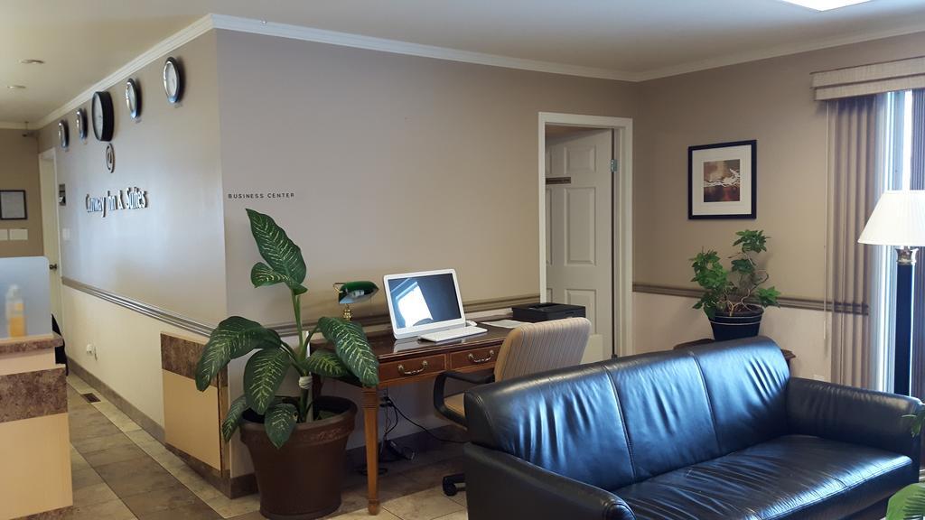 Canway Inn & Suites Dauphin Exteriér fotografie