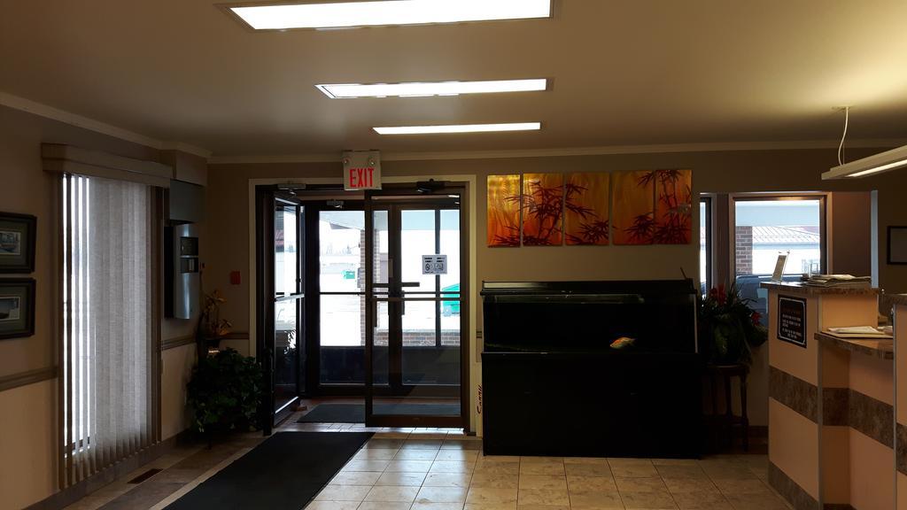Canway Inn & Suites Dauphin Exteriér fotografie